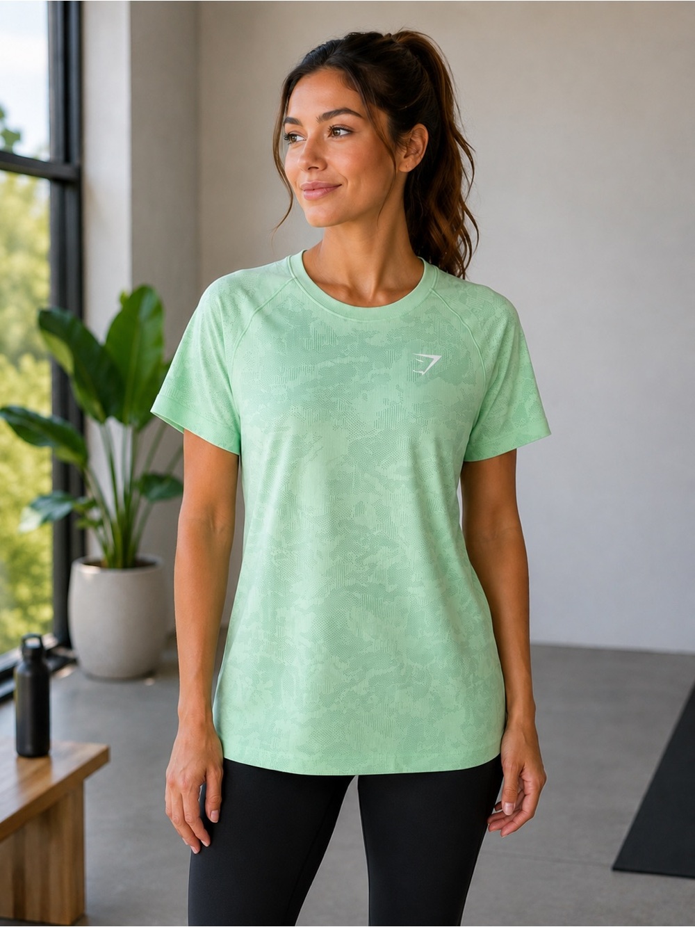 Gymshark VITAL Light T-Shirt Mint Green Short Sleeve Women's Size Small -workout